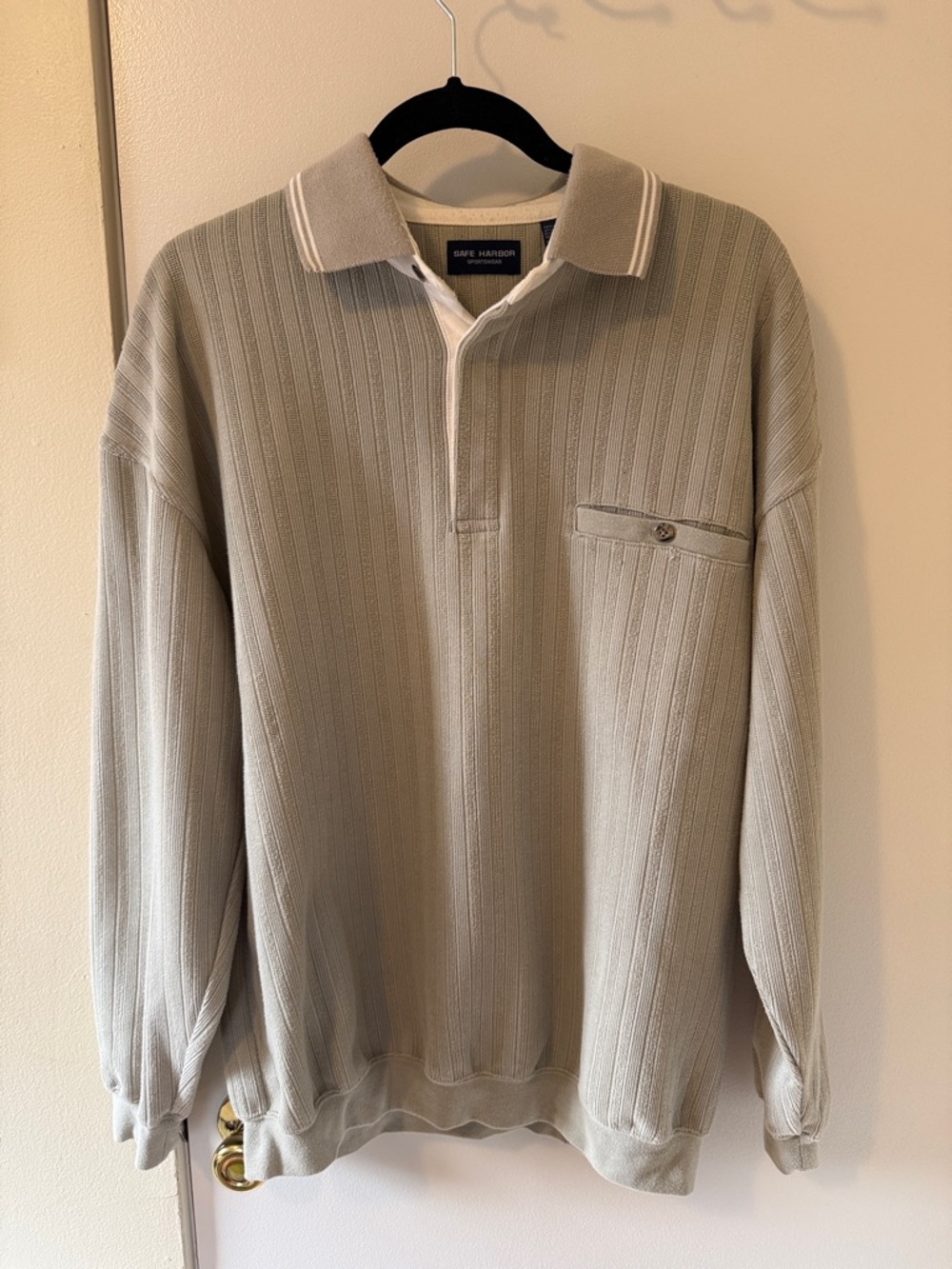 Vintage men’s collared sweater